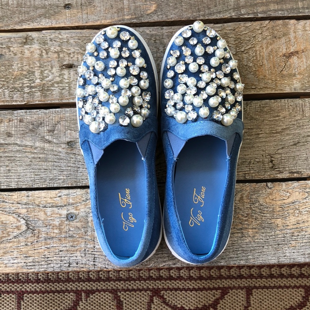 NEW Vigo Fiare Crystal Adorned Denim Sneaks. 6.5 - Picture 2 of 3